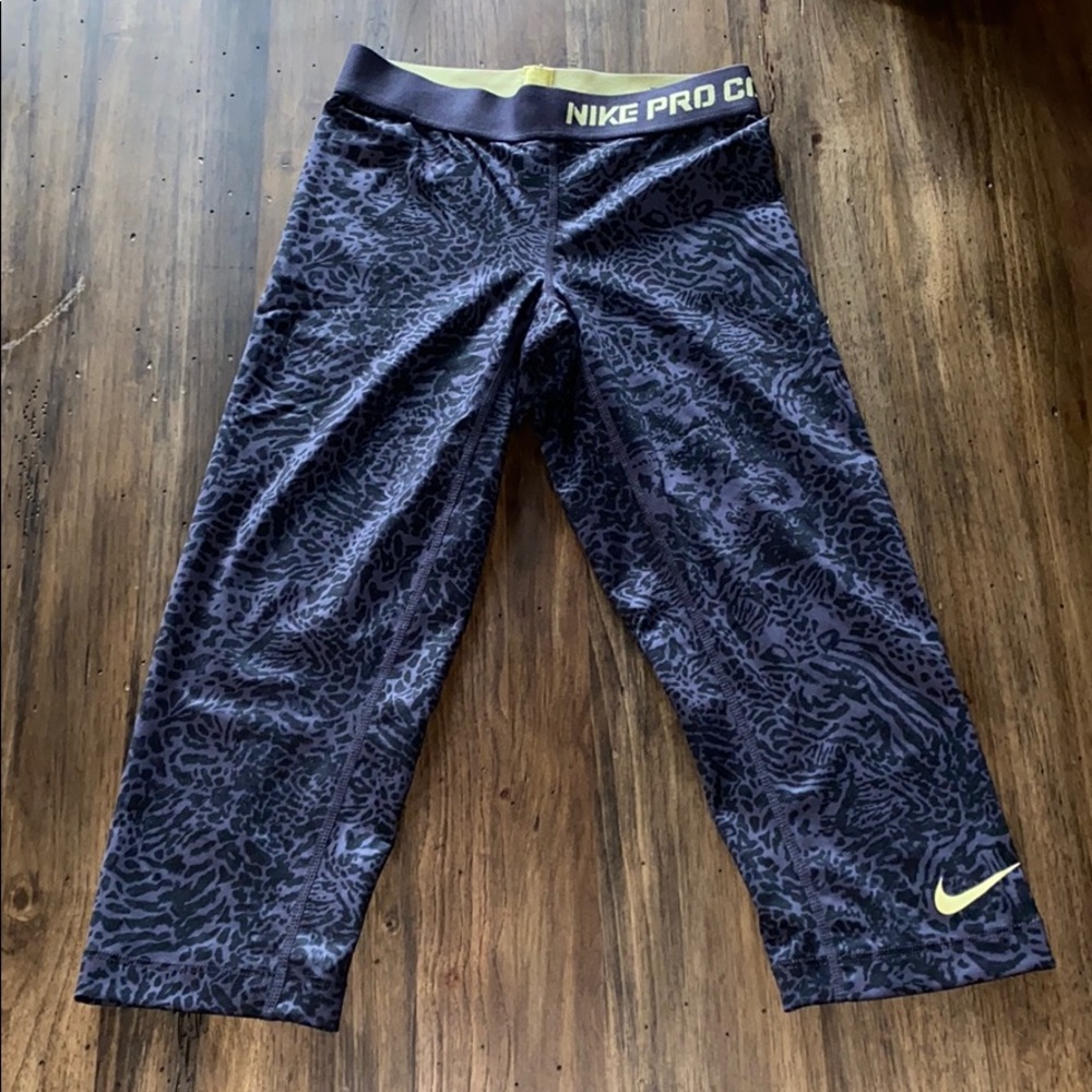 Nike Pro combat Capri leggings